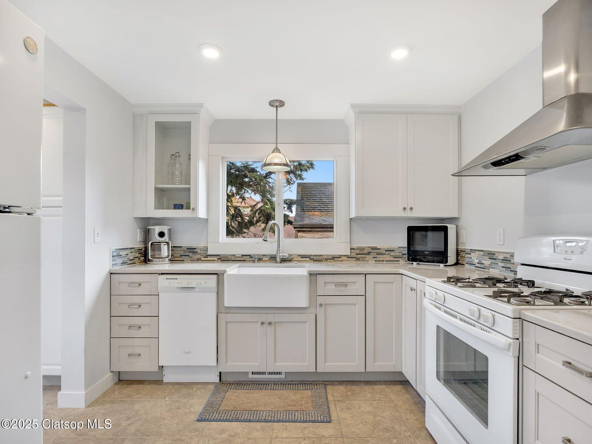 780 S Columbia Street Property Photo 17