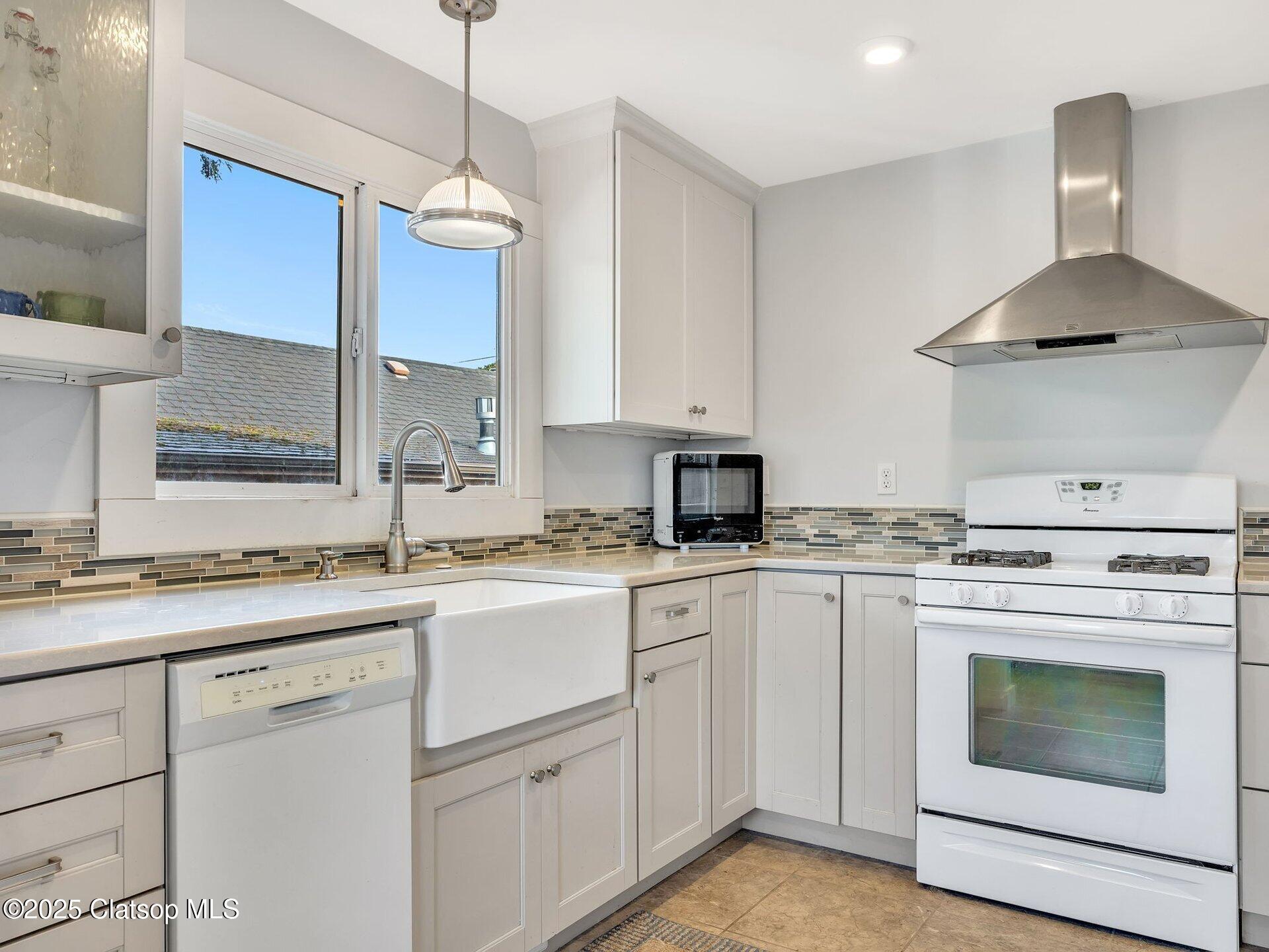 780 S Columbia Street Property Photo 18