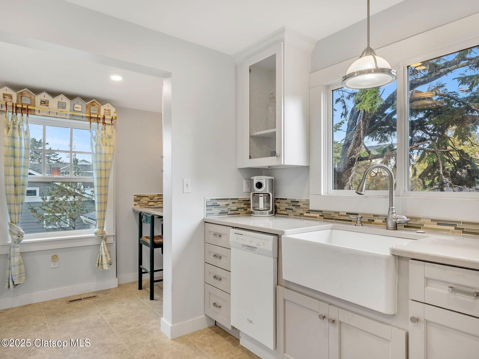 780 S Columbia Street Property Photo 19