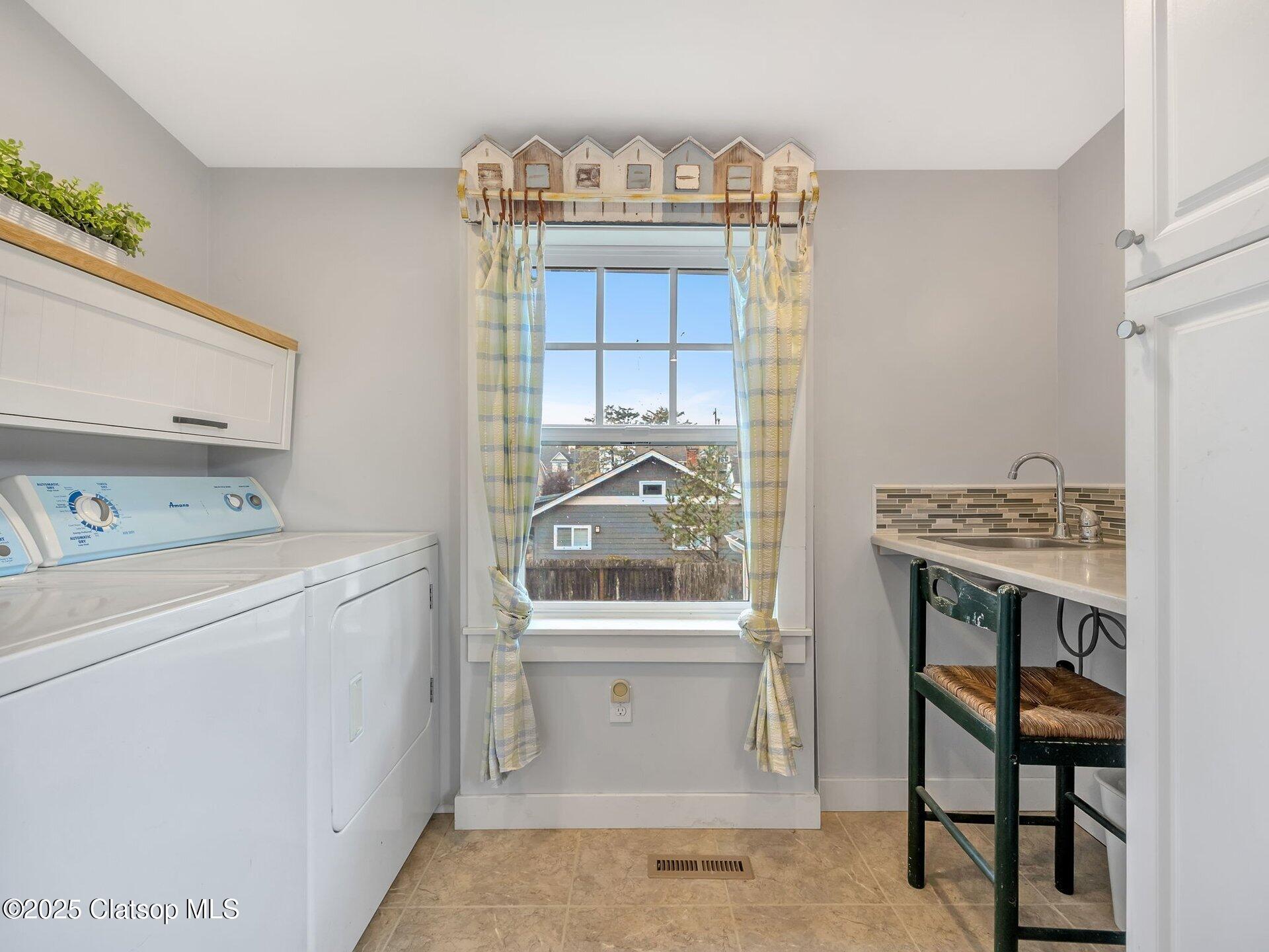 780 S Columbia Street Property Photo 20