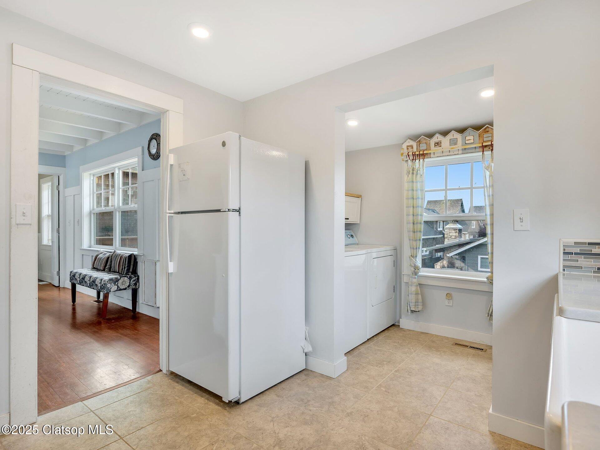 780 S Columbia Street Property Photo 21