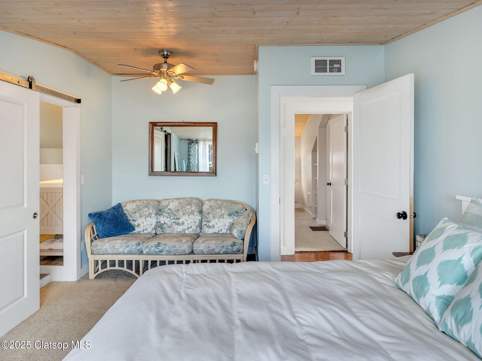 780 S Columbia Street Property Photo 28