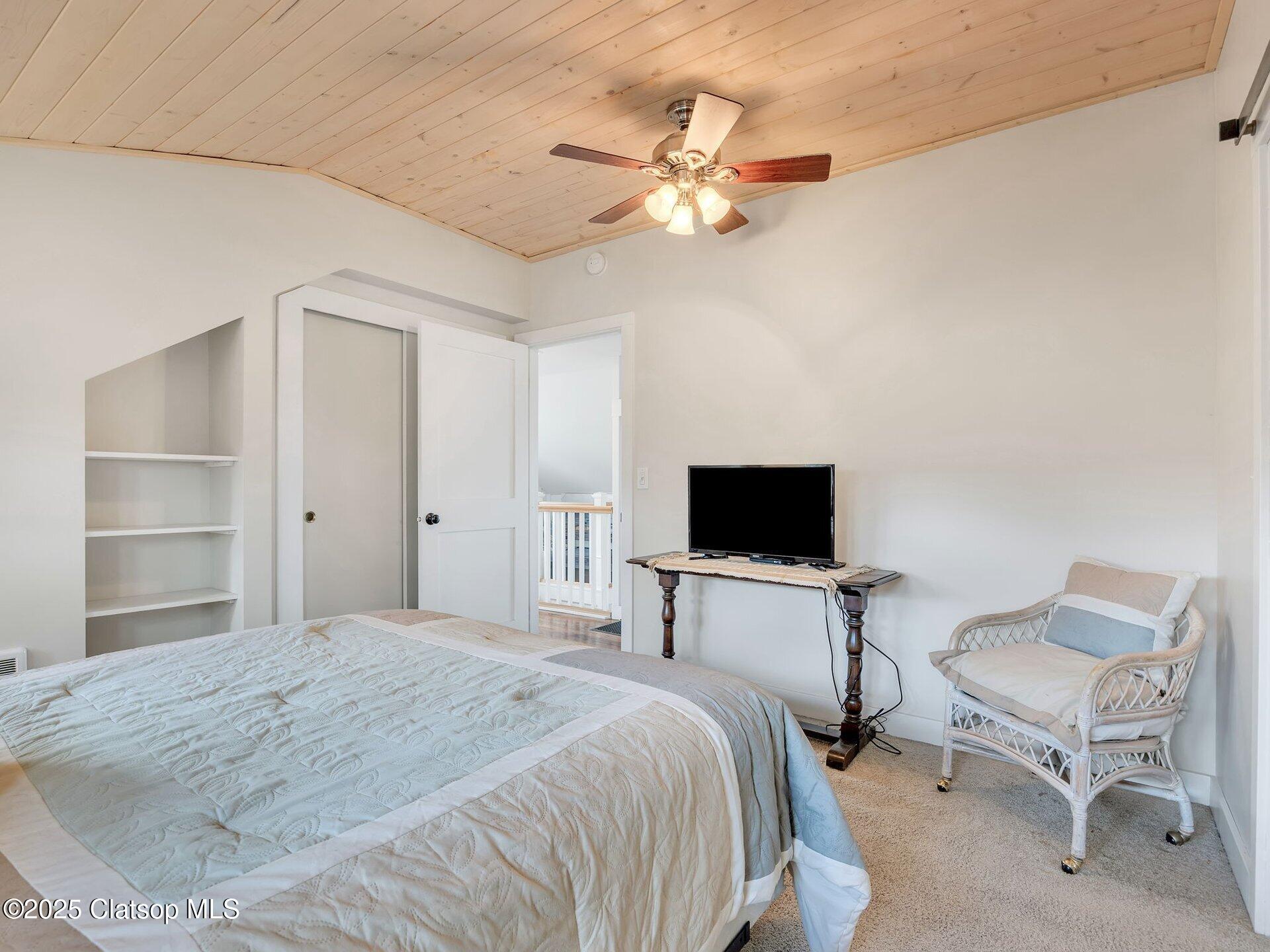 780 S Columbia Street Property Photo 34