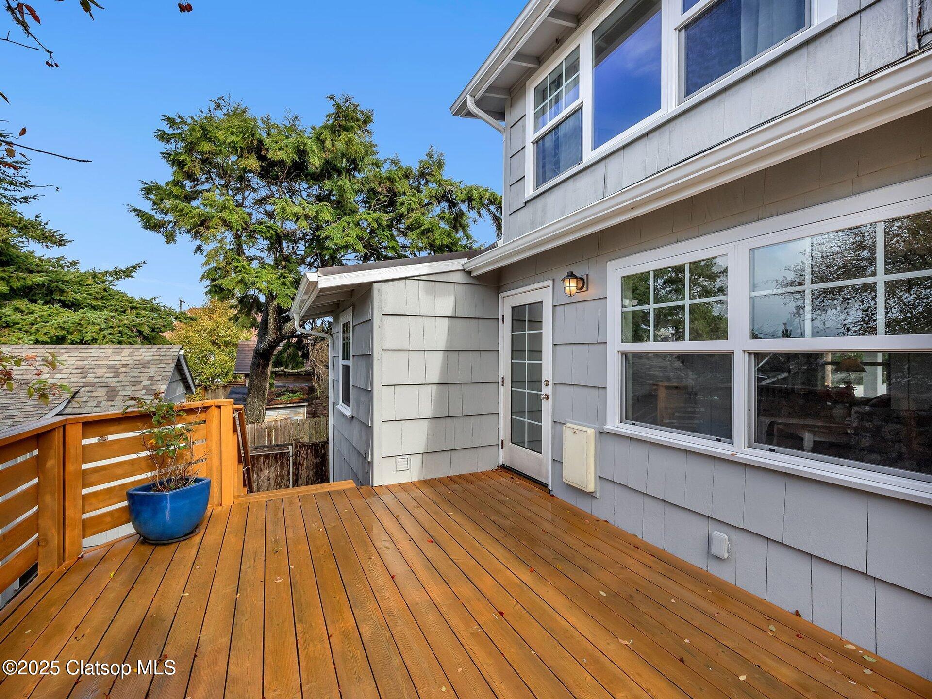 780 S Columbia Street Property Photo 36