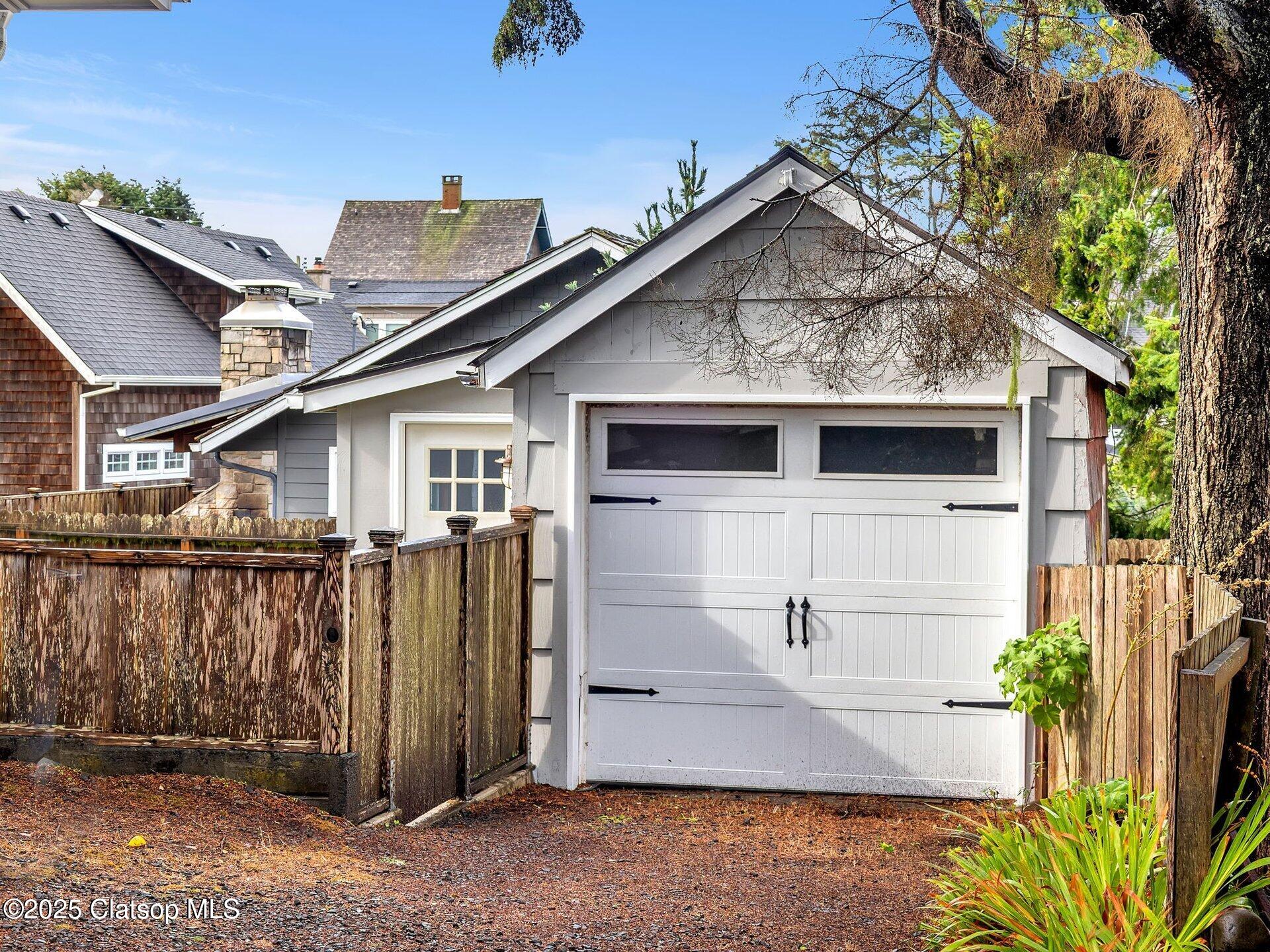 780 S Columbia Street Property Photo 39