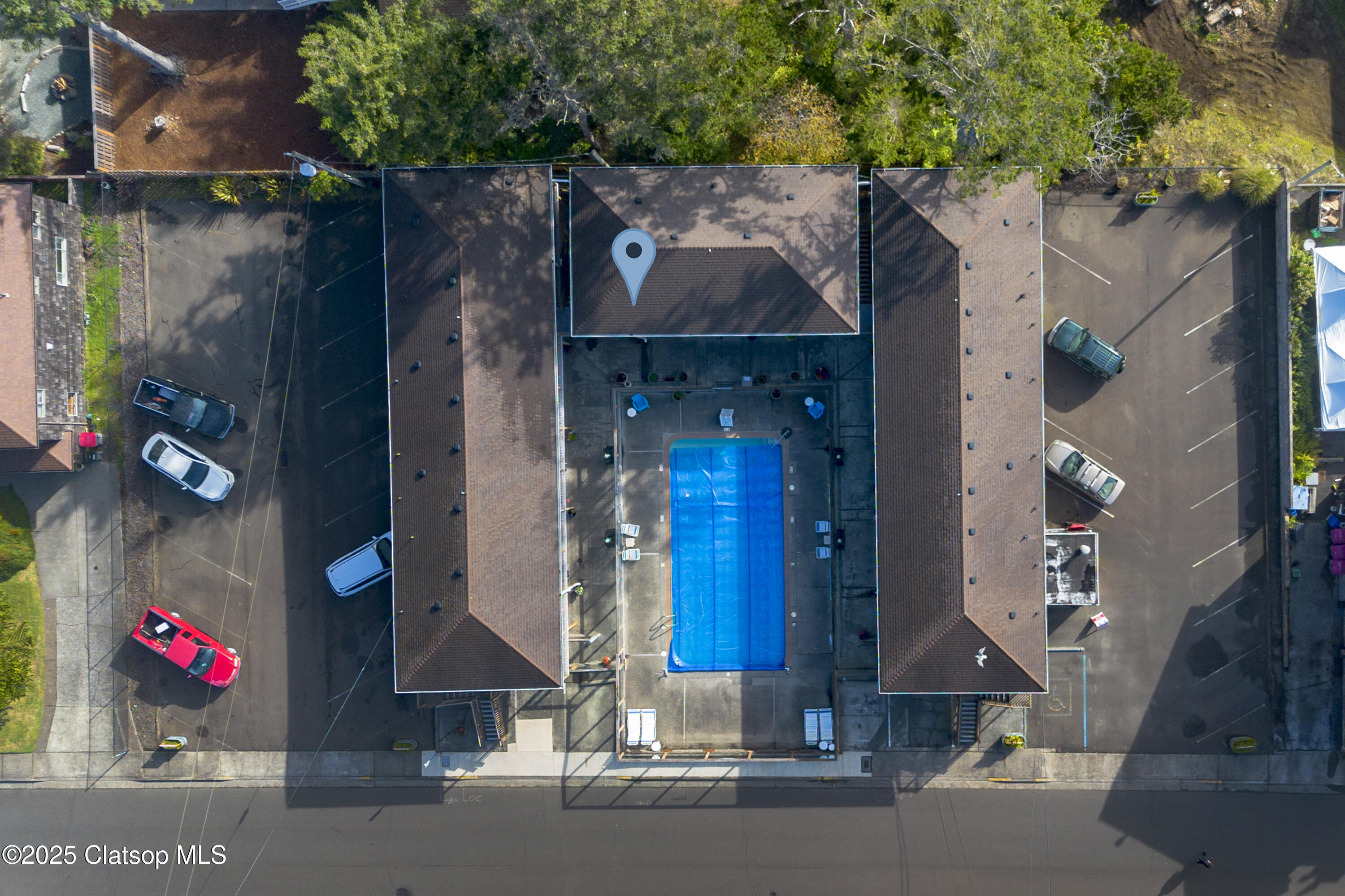 2233 Beach Dr Property Photo 4