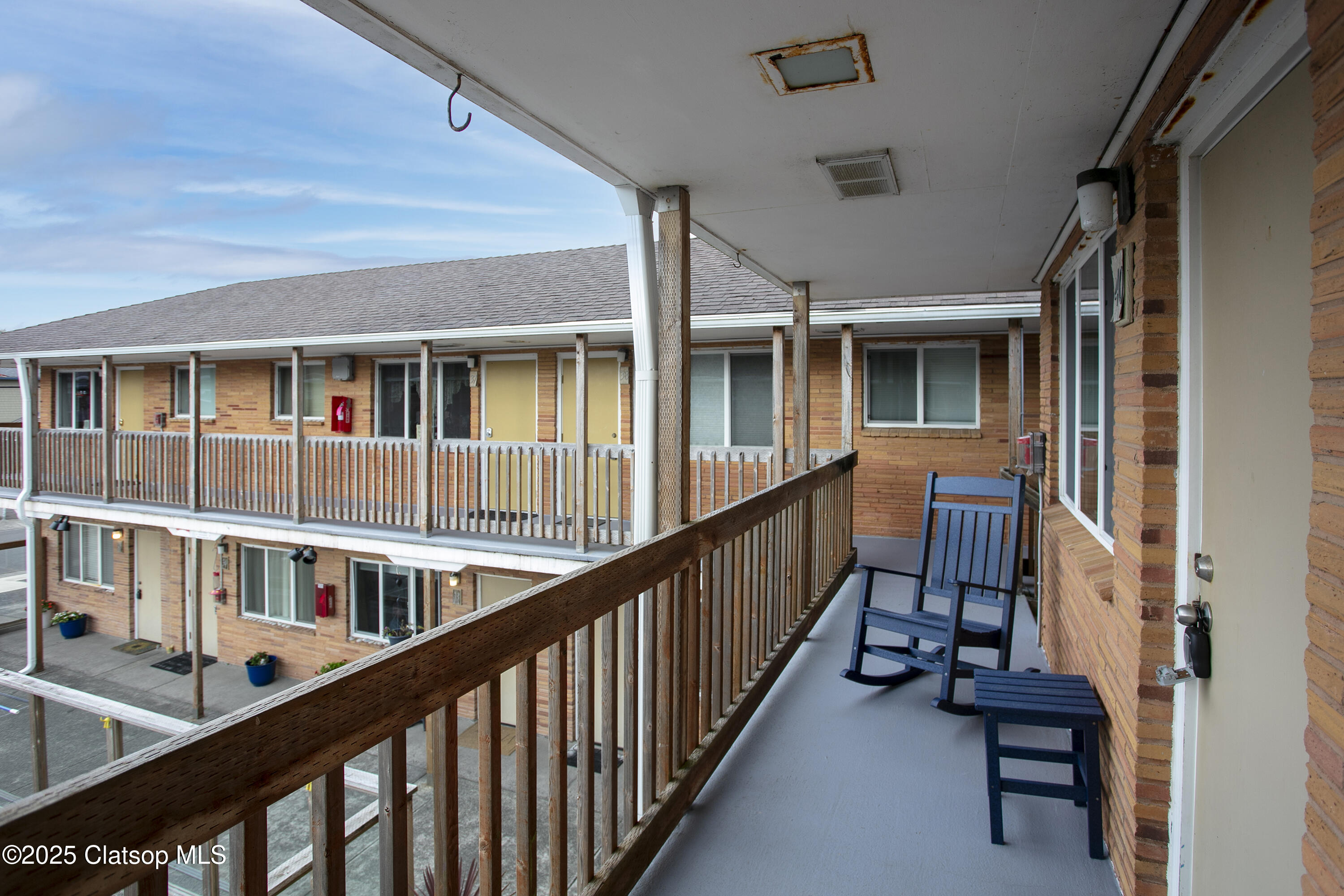 2233 Beach Dr Property Photo 6