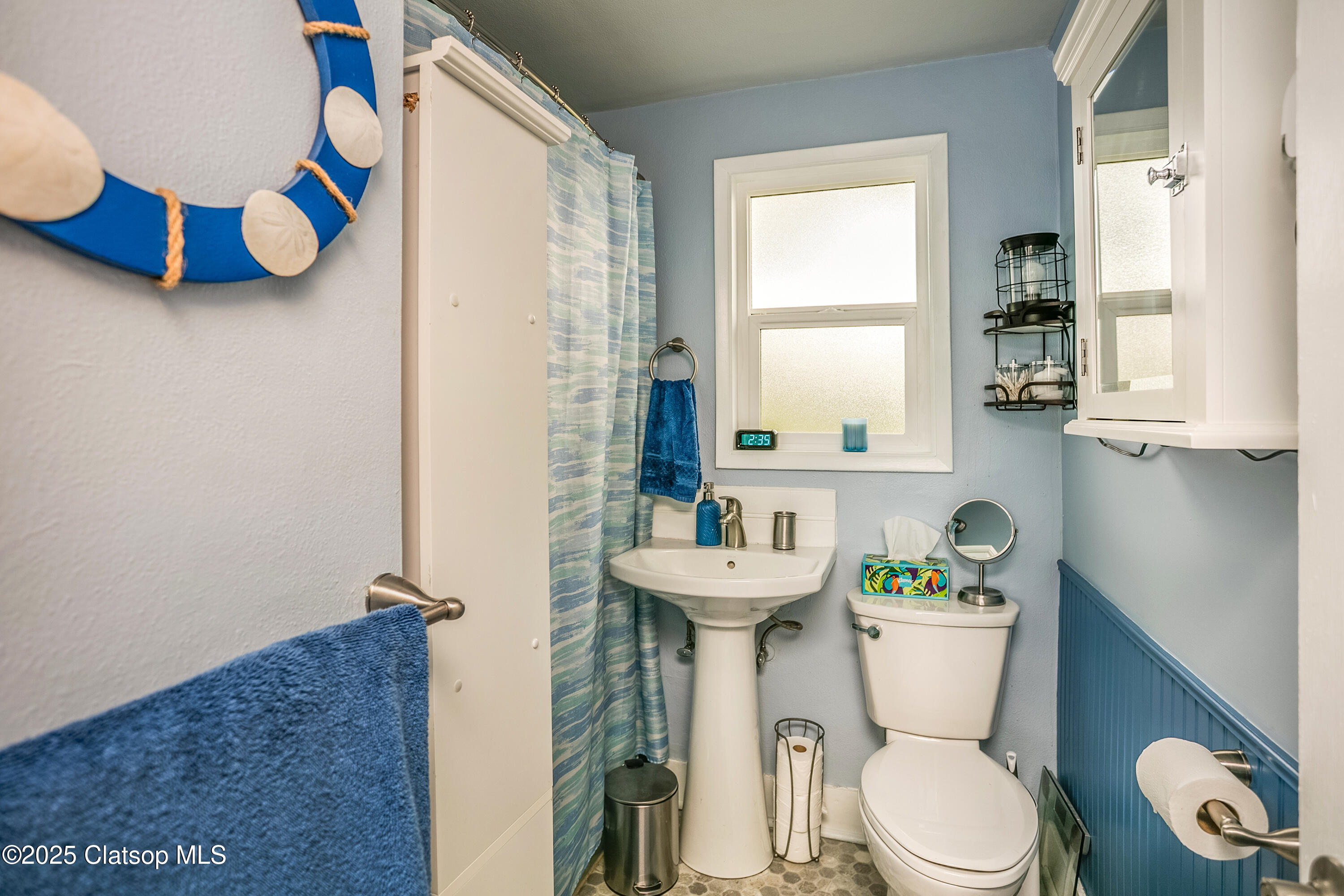 2233 Beach Dr Property Photo 15