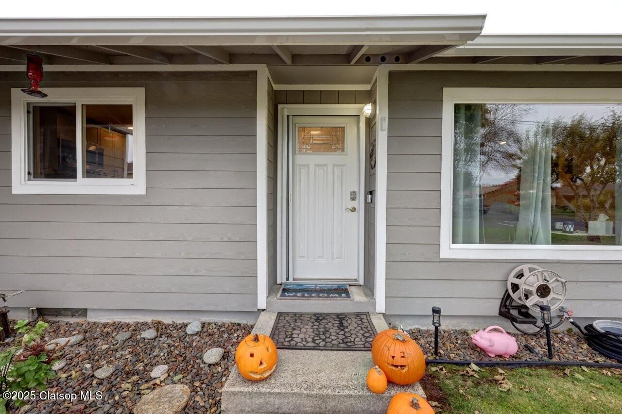 246 W Harbor Street Property Photo 5