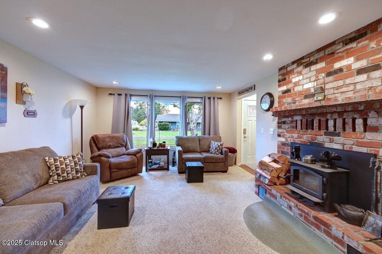 246 W Harbor Street Property Photo 7