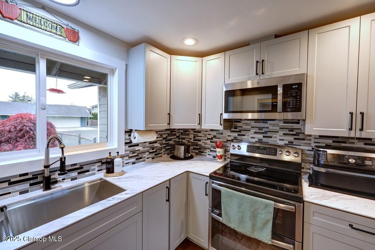 246 W Harbor Street Property Photo 12