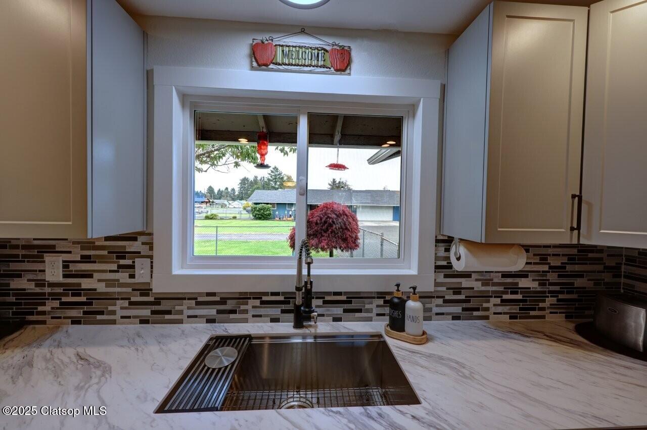 246 W Harbor Street Property Photo 13