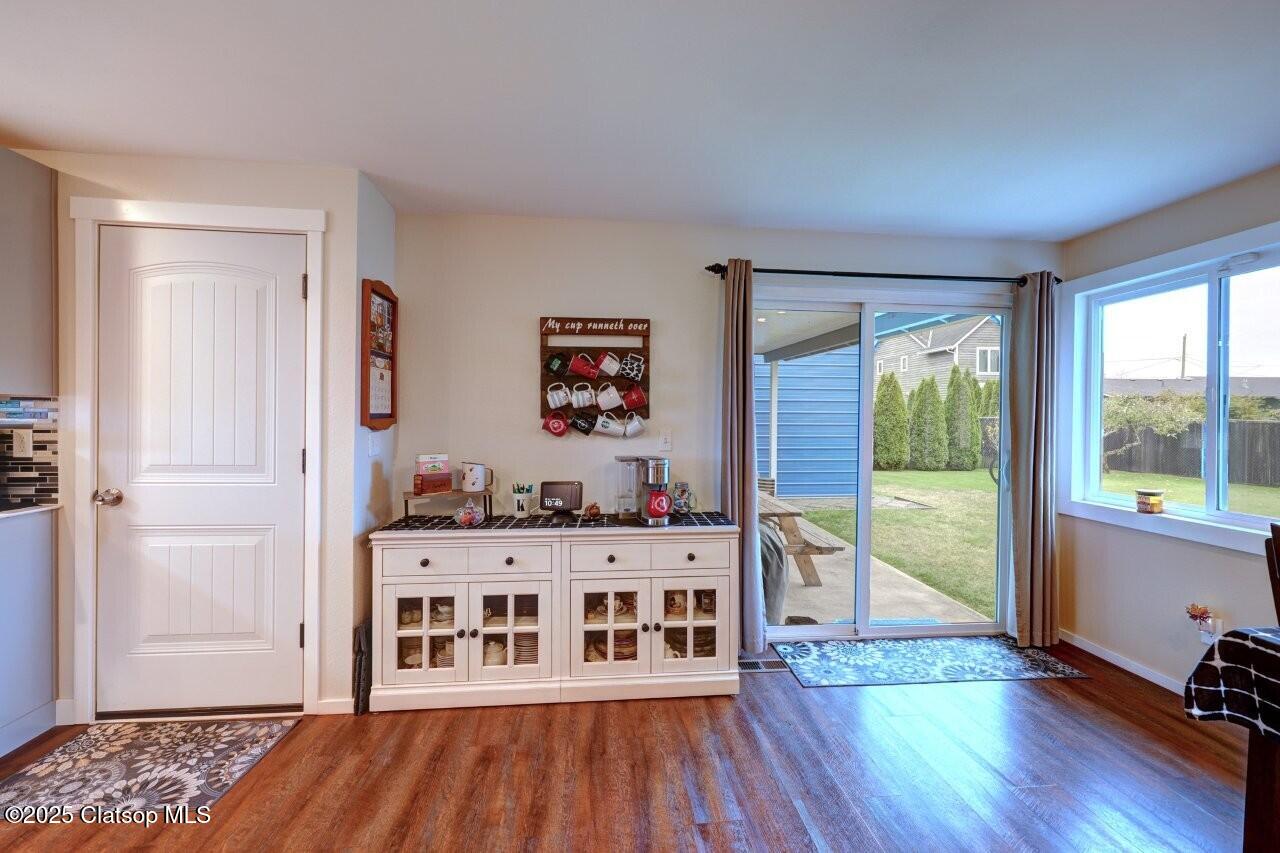 246 W Harbor Street Property Photo 15