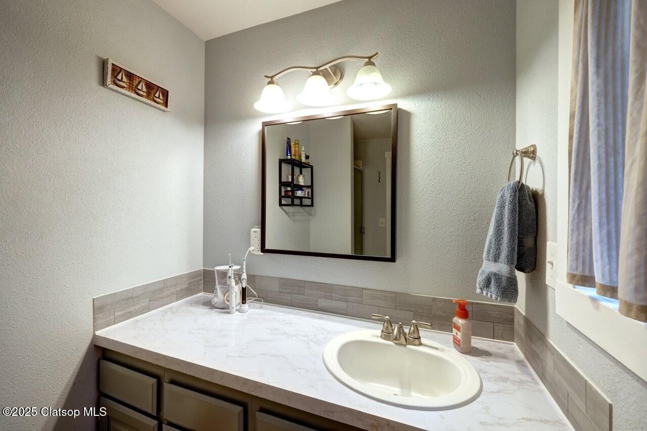 246 W Harbor Street Property Photo 28