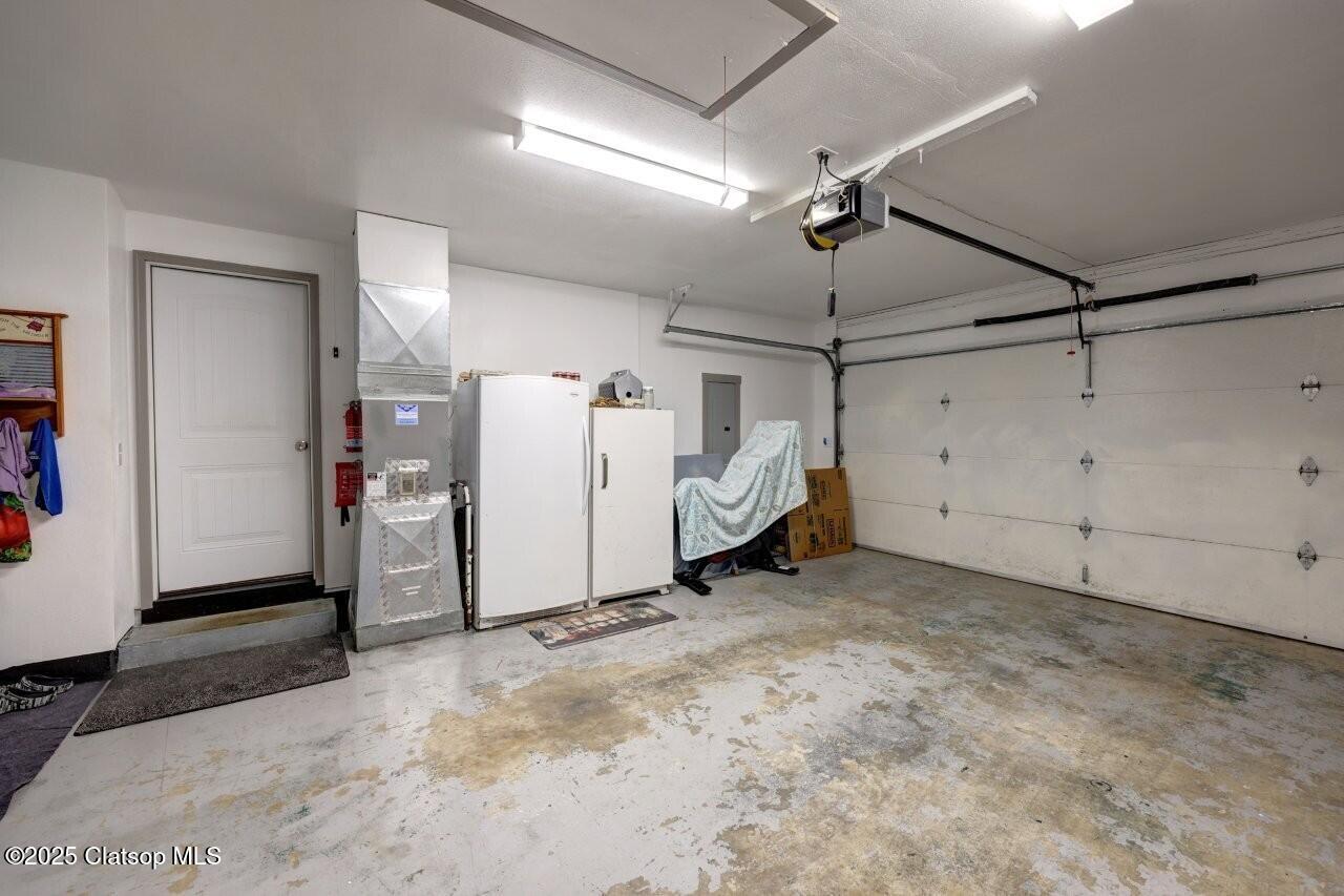 246 W Harbor Street Property Photo 32