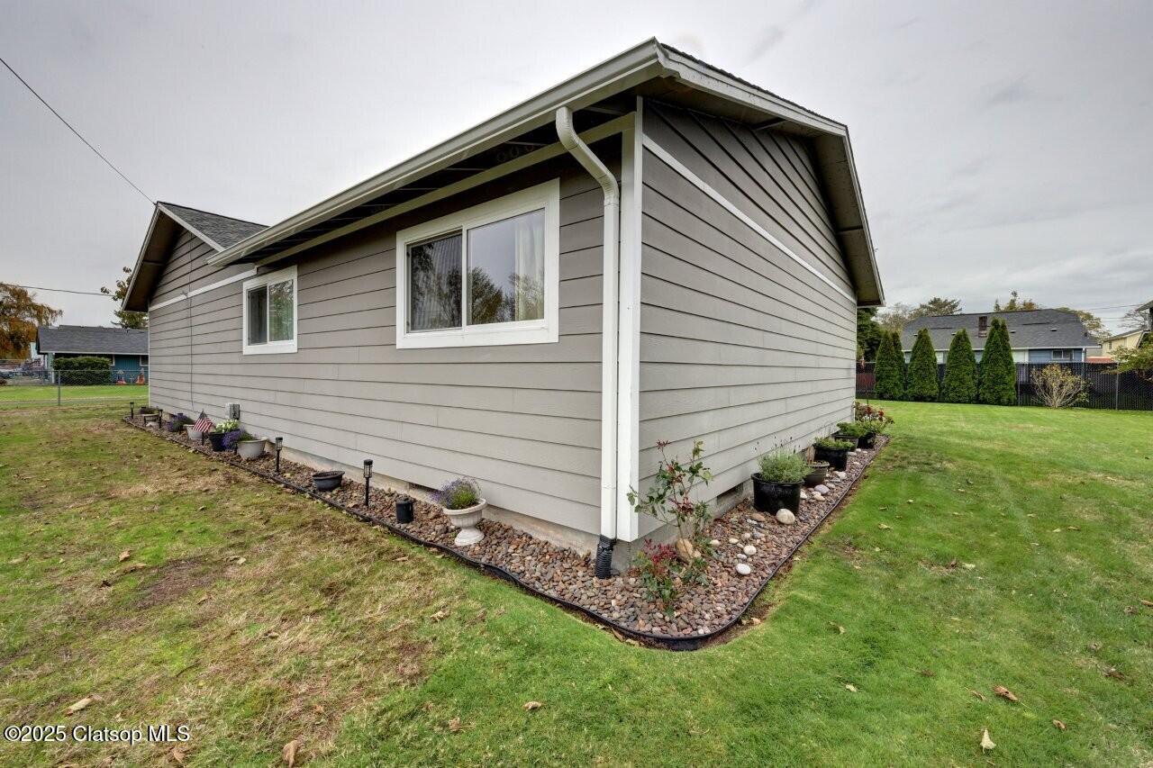 246 W Harbor Street Property Photo 36