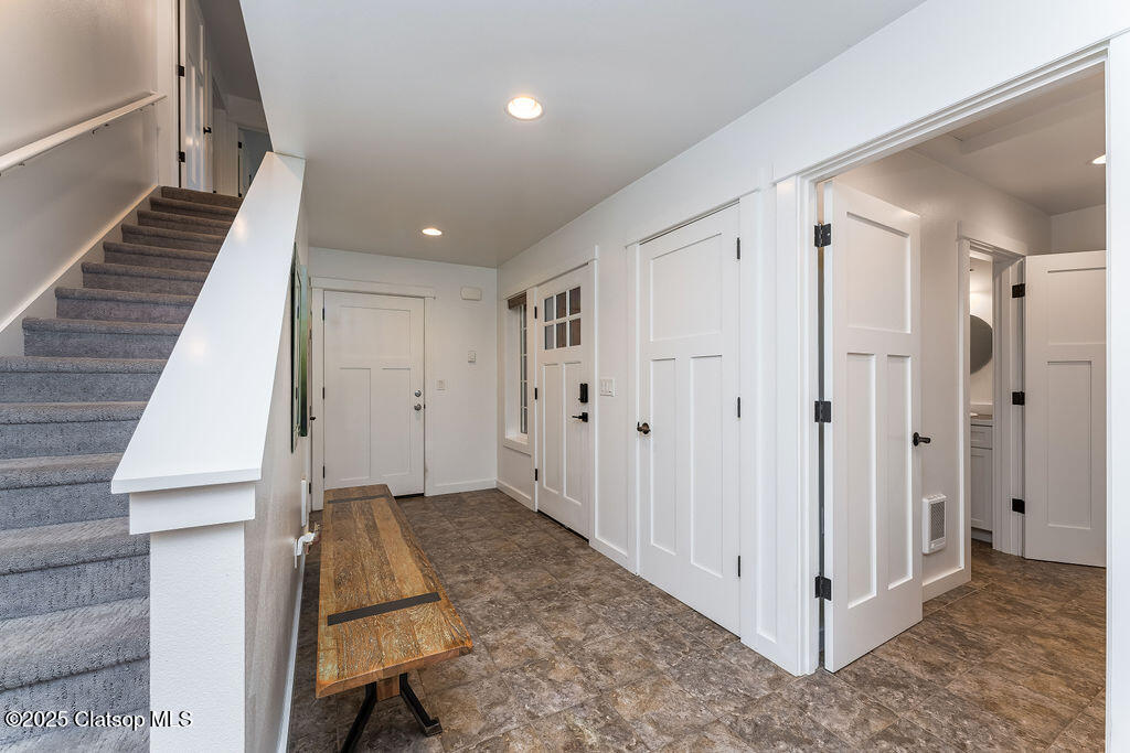10345 Pine Ridge Drive Property Photo 4