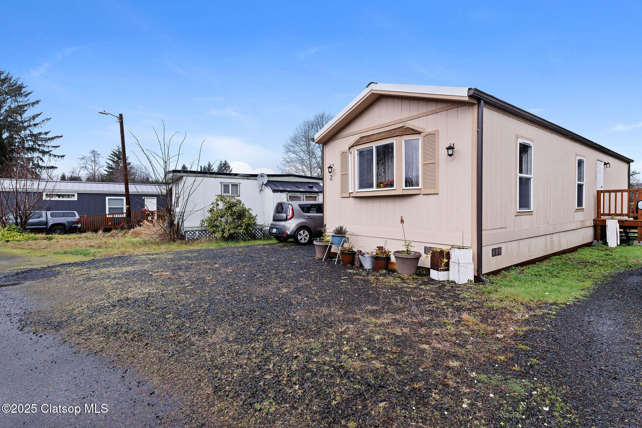 42280 Lois Loop #2 Property Photo 1