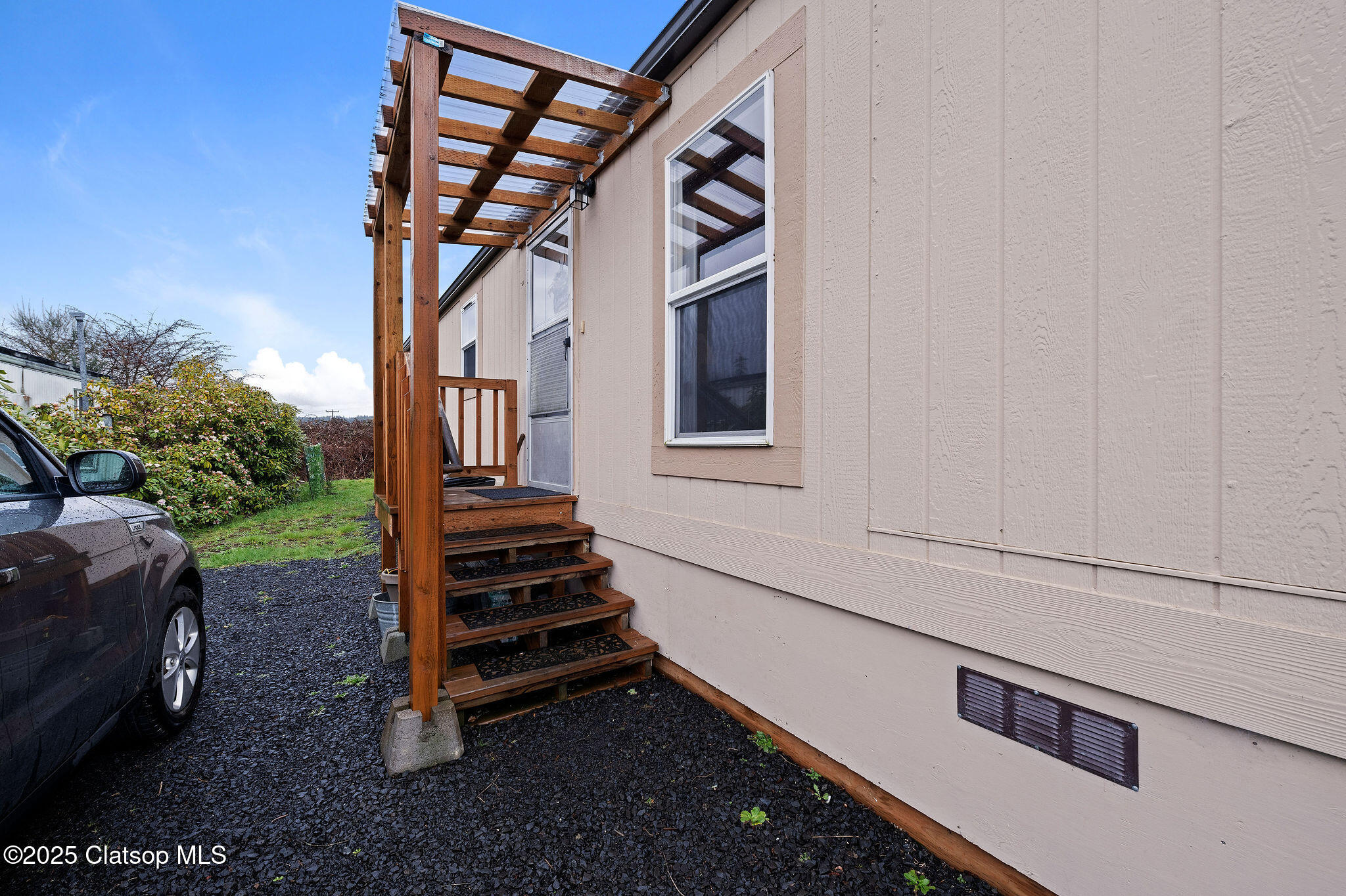 42280 Lois Loop #2 Property Photo 2