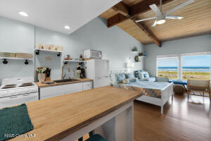 2316 Beach Dr Property Photo 6