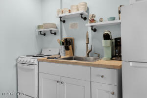 2316 Beach Dr Property Photo 7