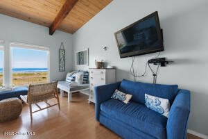 2316 Beach Dr Property Photo 10