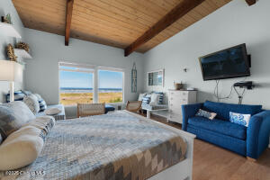2316 Beach Dr Property Photo 12
