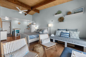 2316 Beach Dr Property Photo 19