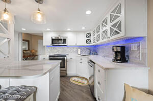 1146 Marion Avenue Property Photo 6
