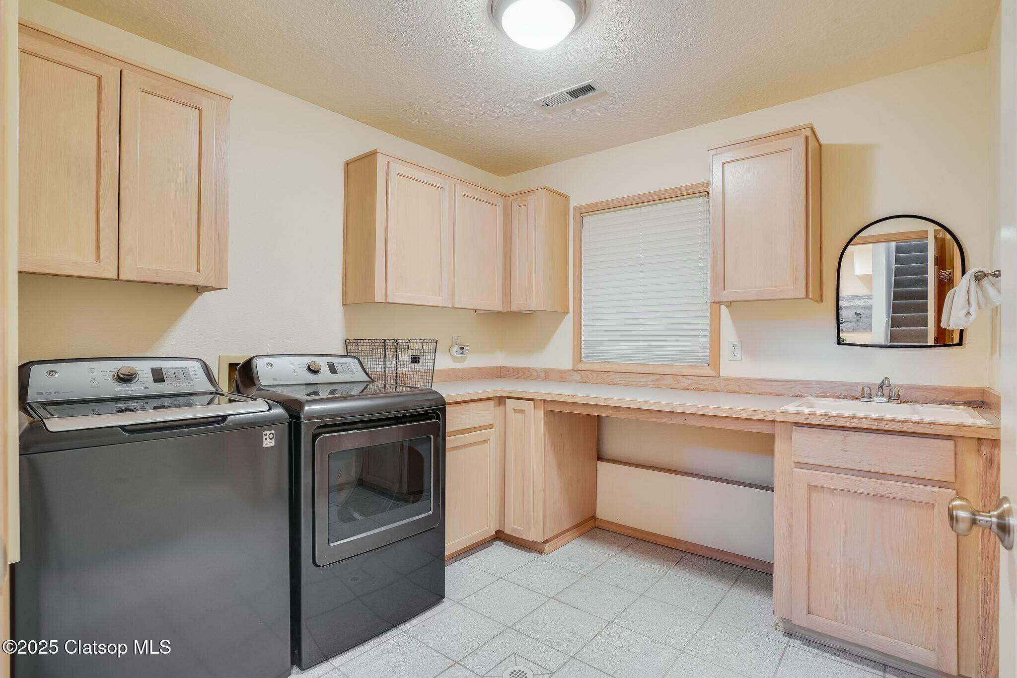 723 Oak Street Property Photo 30
