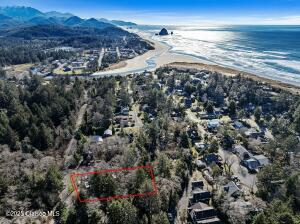 663 Hemlock Street Property Photo