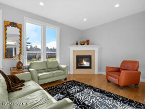 2361 Edgewood Street Property Photo 5