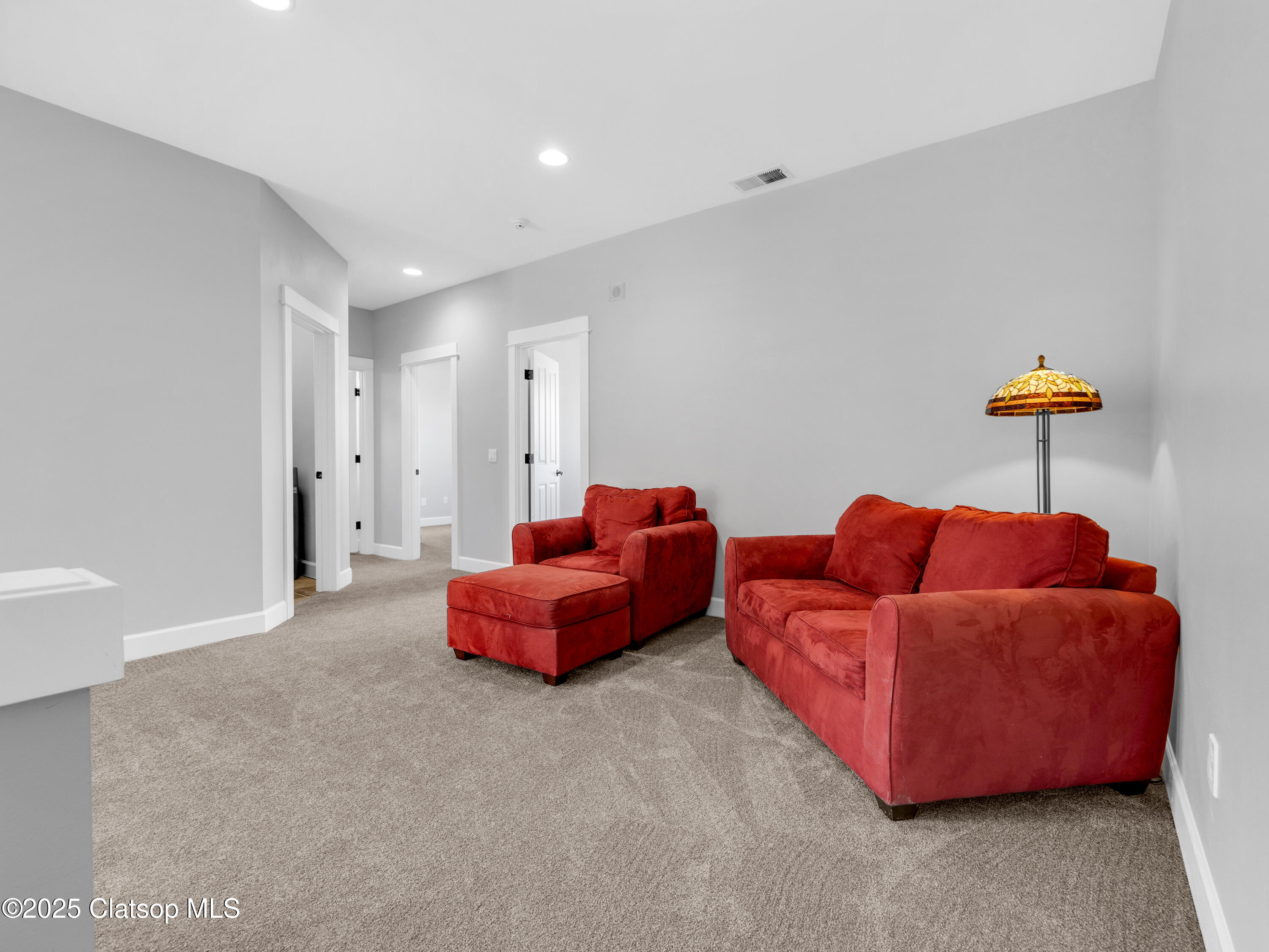 2361 S Edgewood Street Property Photo 7