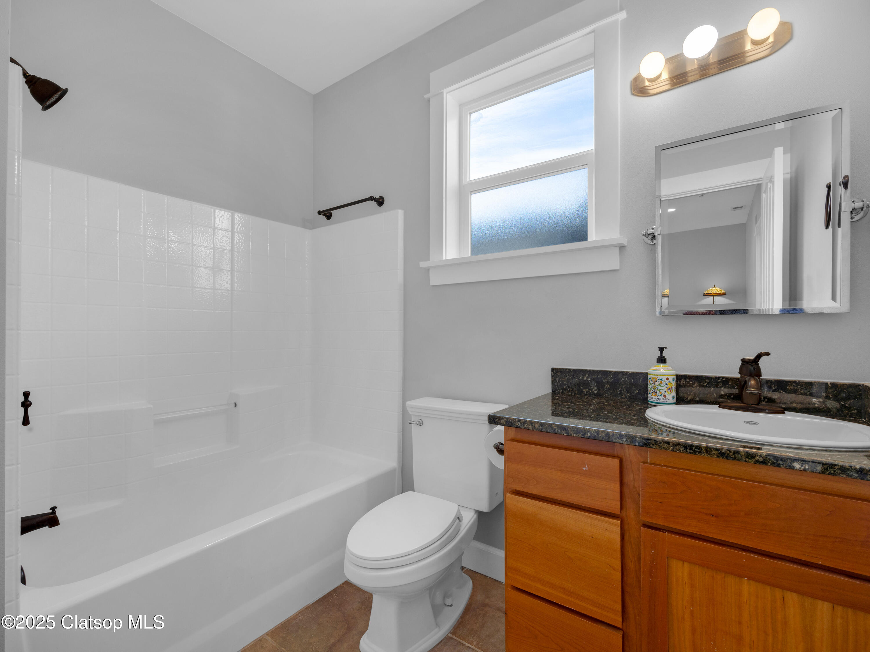 2361 S Edgewood Street Property Photo 13