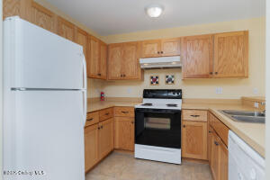 420 Cannon Beach Ridge Property Photo 7