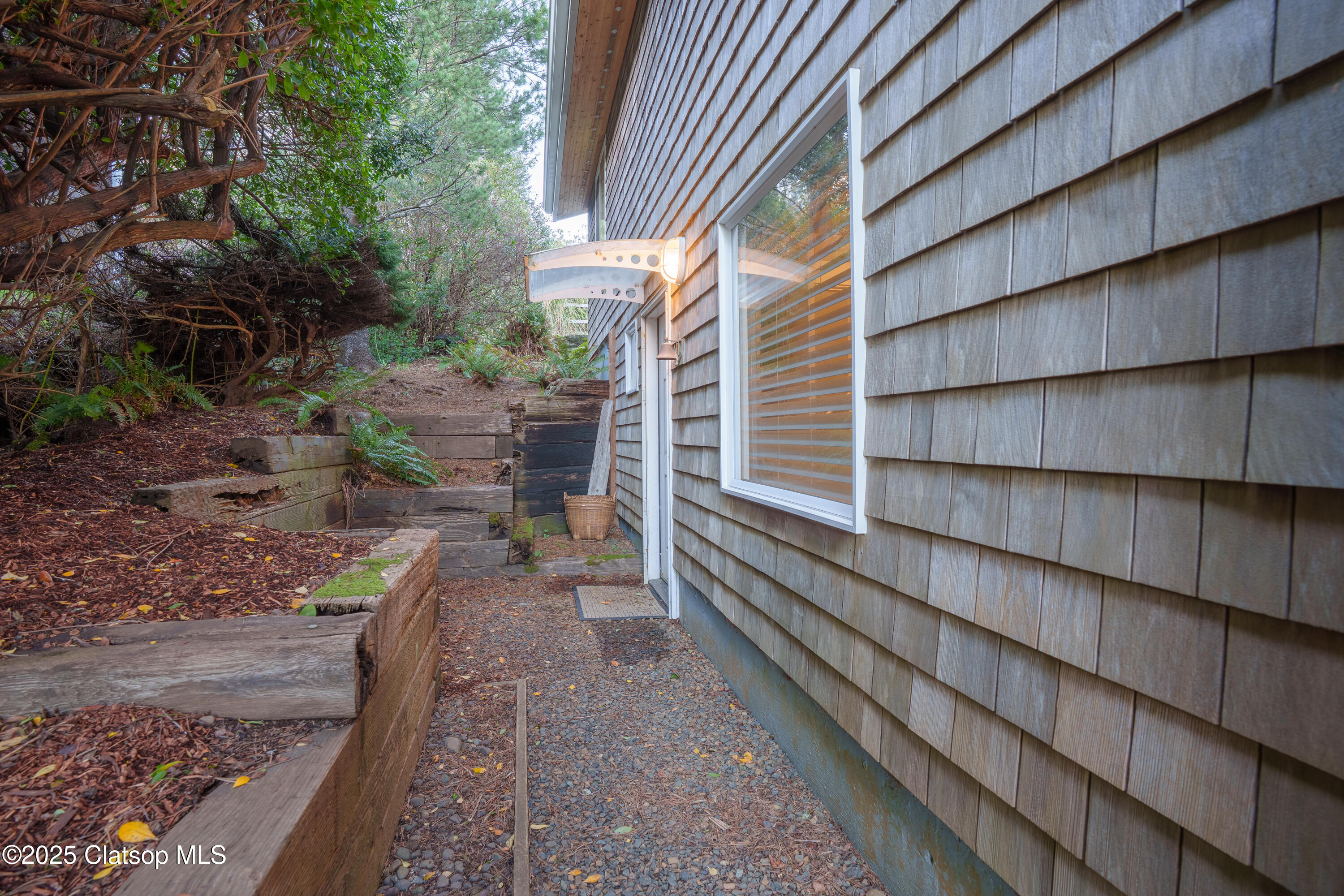 8120 Nehalem Rd Property Photo 4