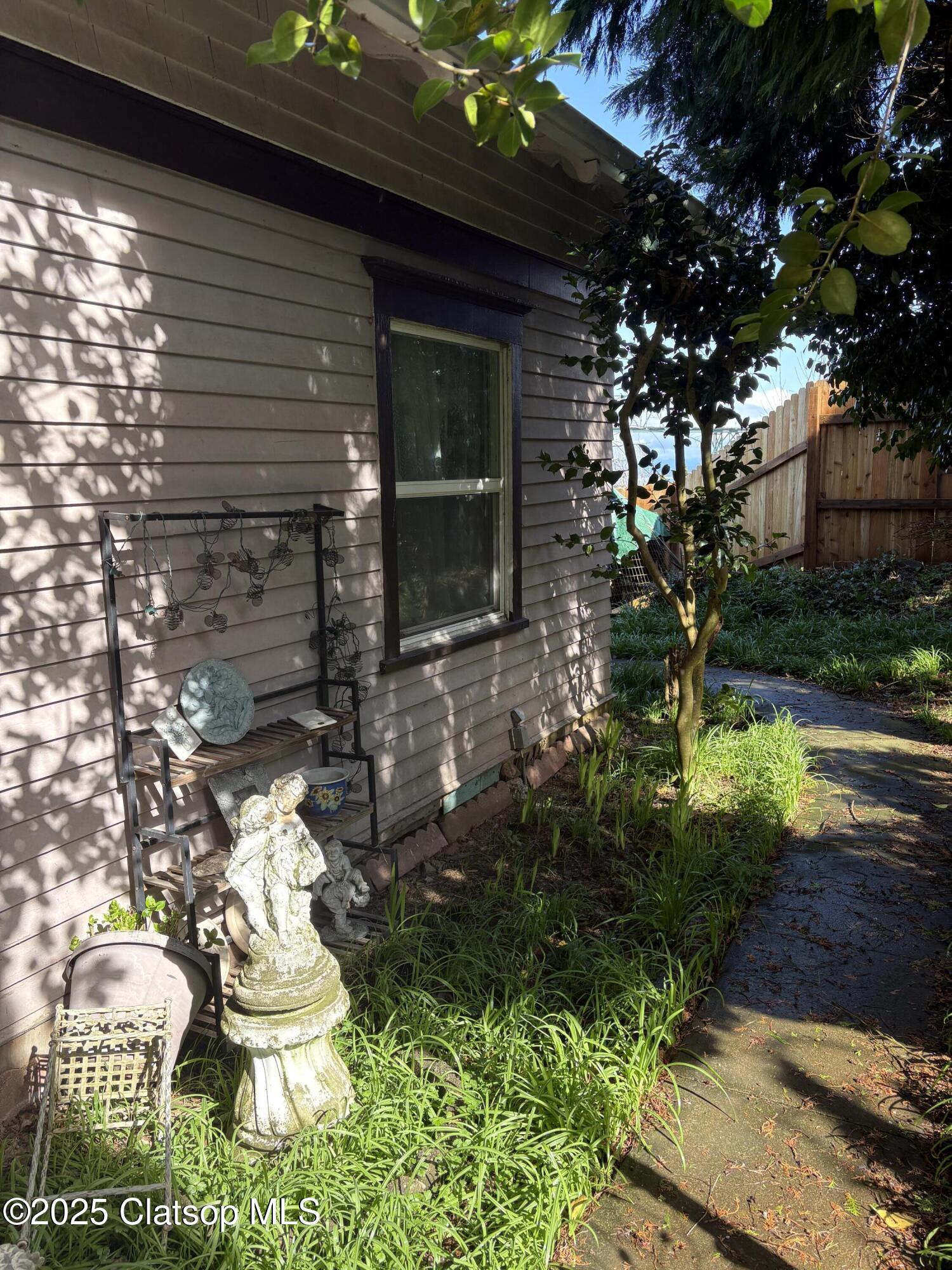 385 W Marine Drive Property Photo 3