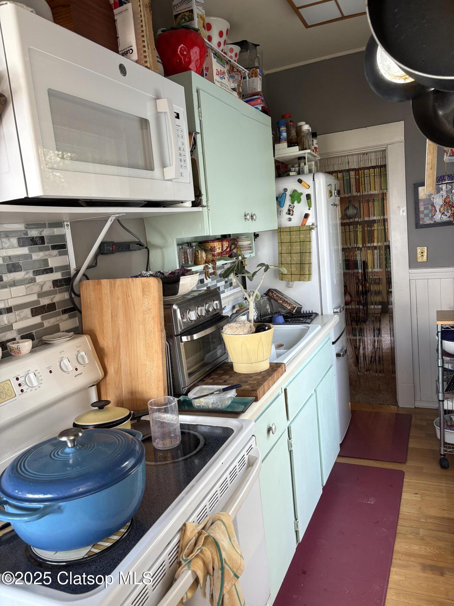 385 W Marine Drive Property Photo 11