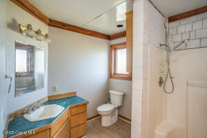 *** *** *** Property Photo 12