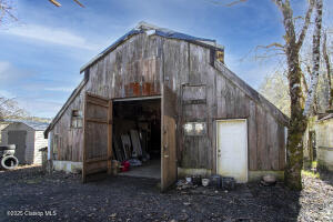 *** *** *** Property Photo 27