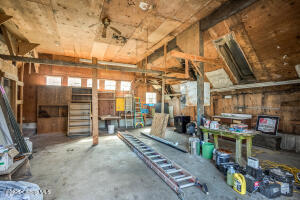 *** *** *** Property Photo 28