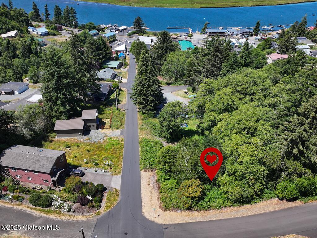 3rd And Gregory Property Photo 4