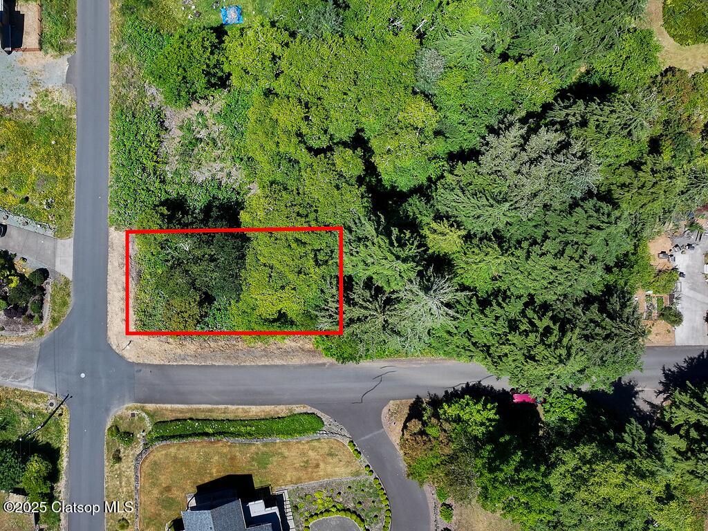 3rd And Gregory Property Photo 8