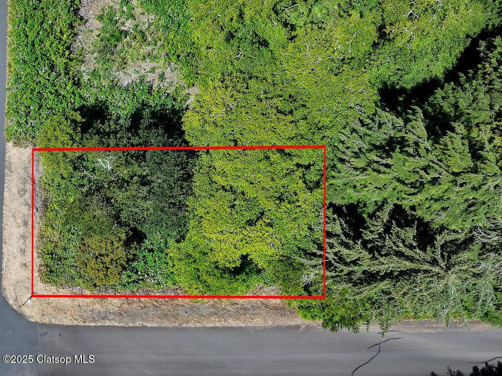 3rd And Gregory Property Photo 9