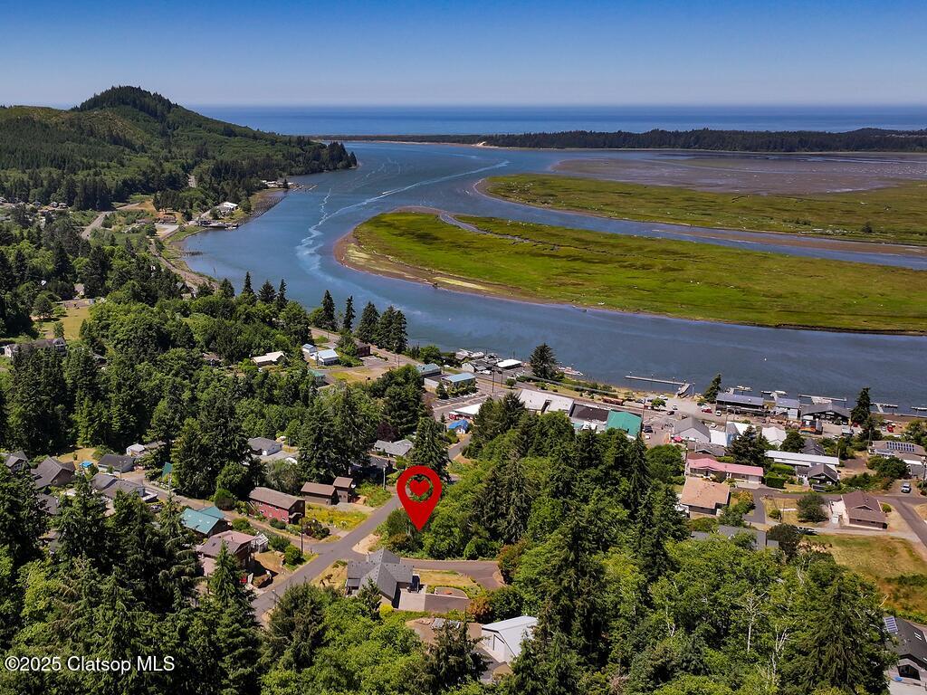 3rd And Gregory Property Photo 15