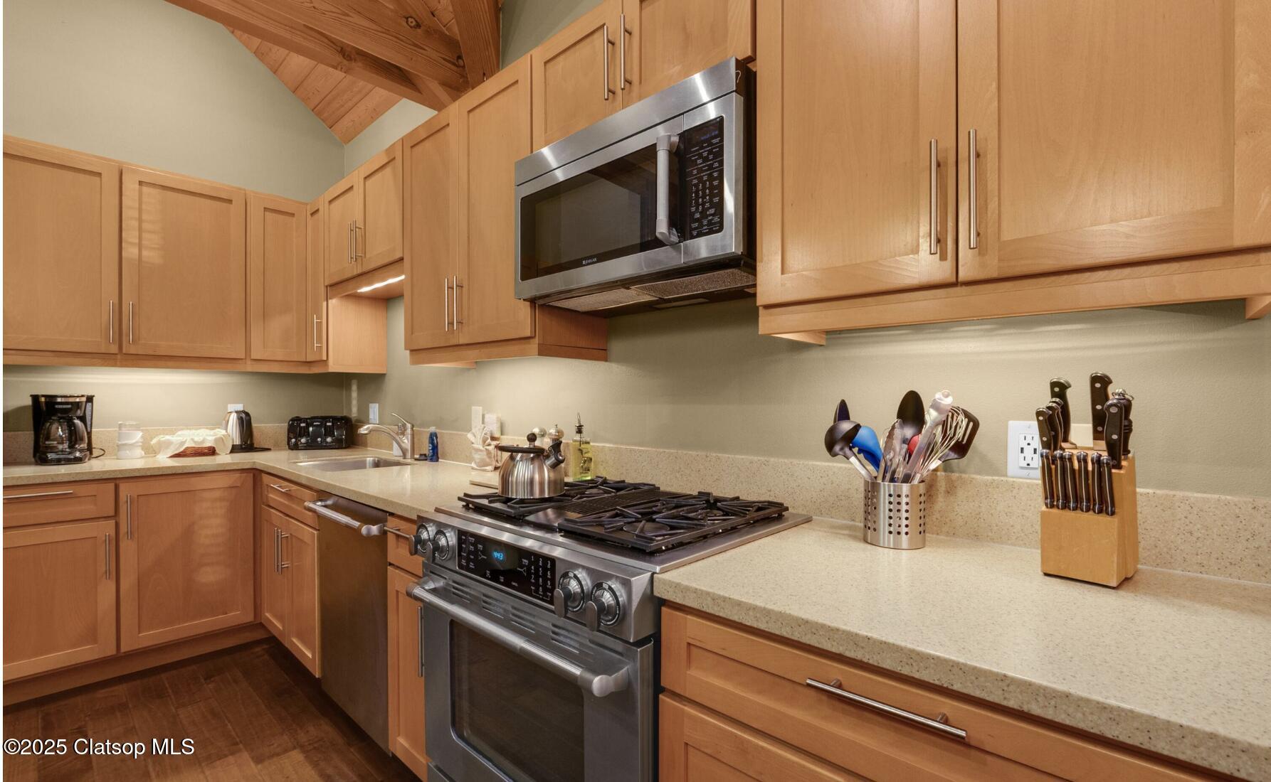 Lodges At Cannon Beach Property Photo 14