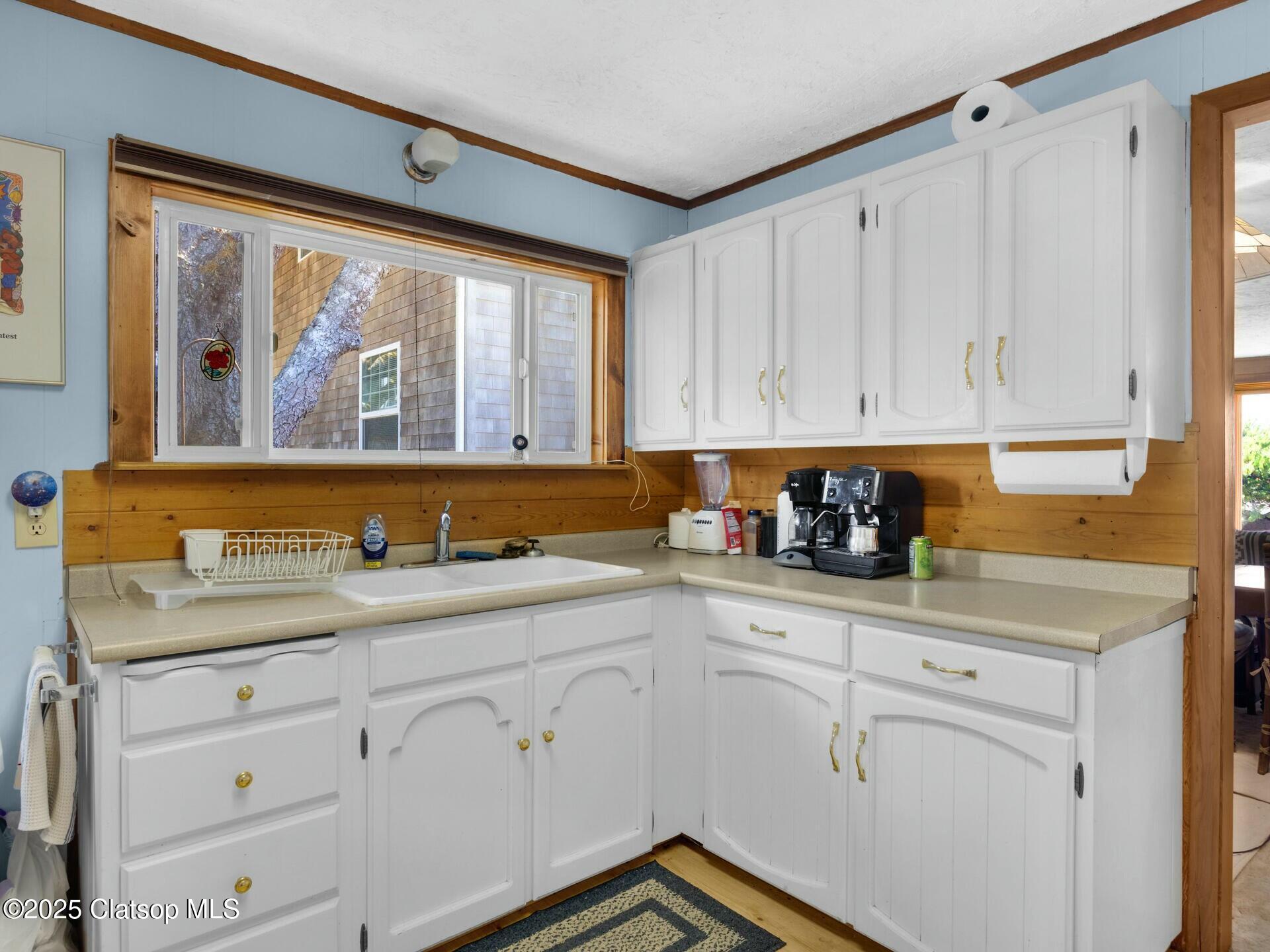 4463 Pacific Property Photo 9