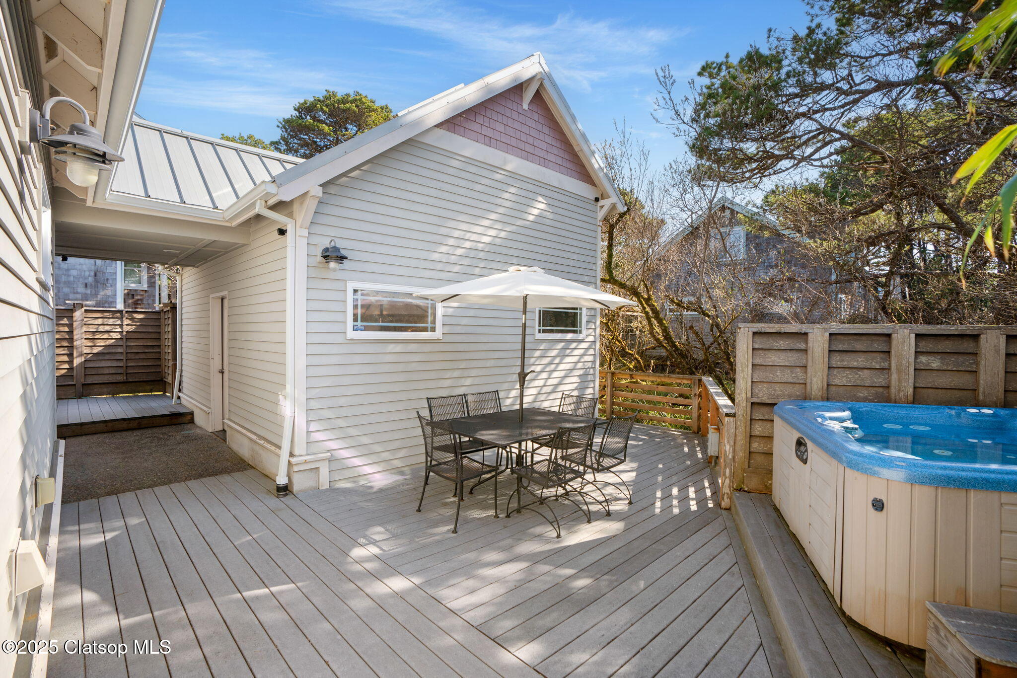 8917 Spindrift Lane Property Photo 14