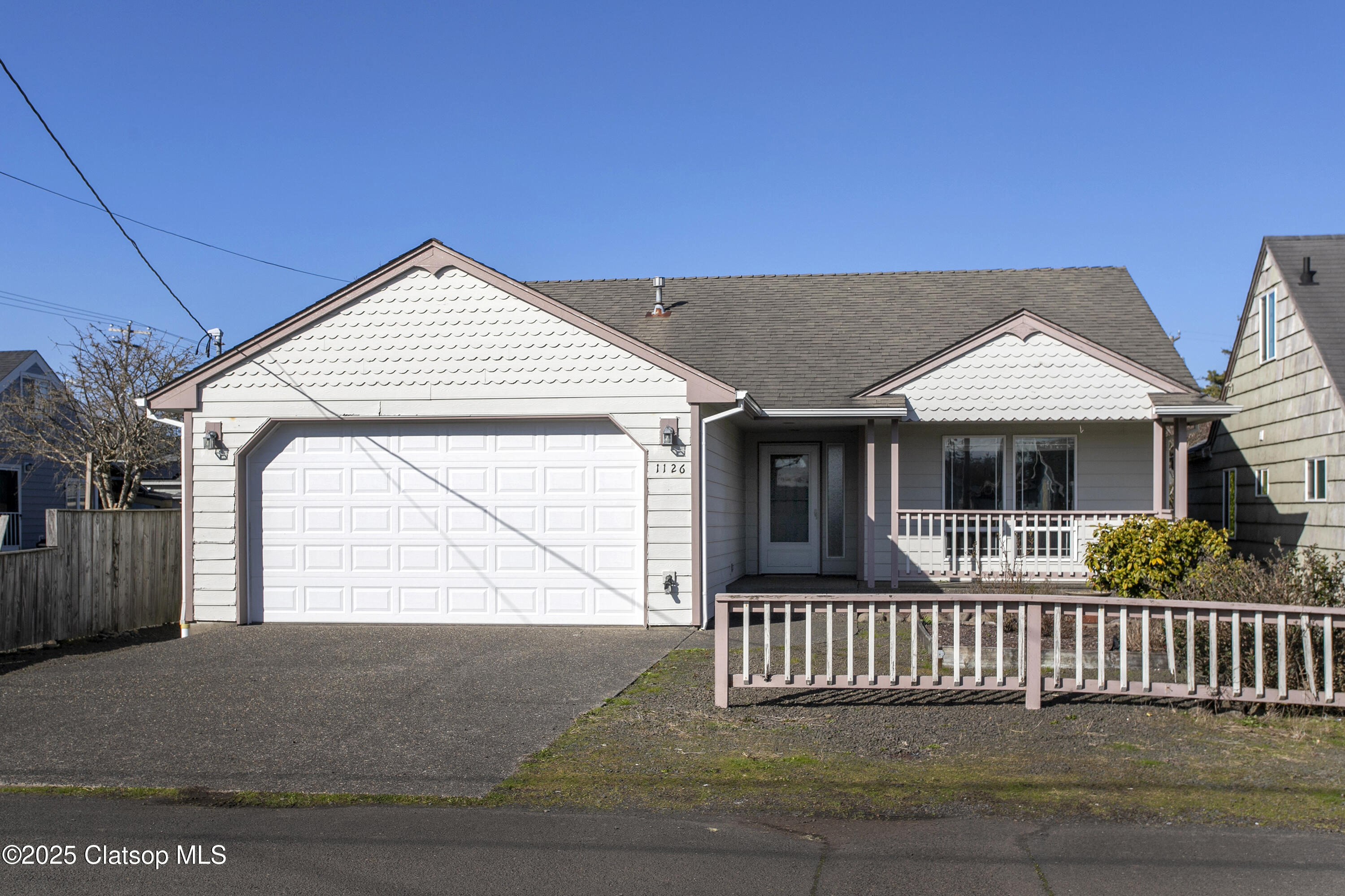 1126 Avenue E Property Photo 1