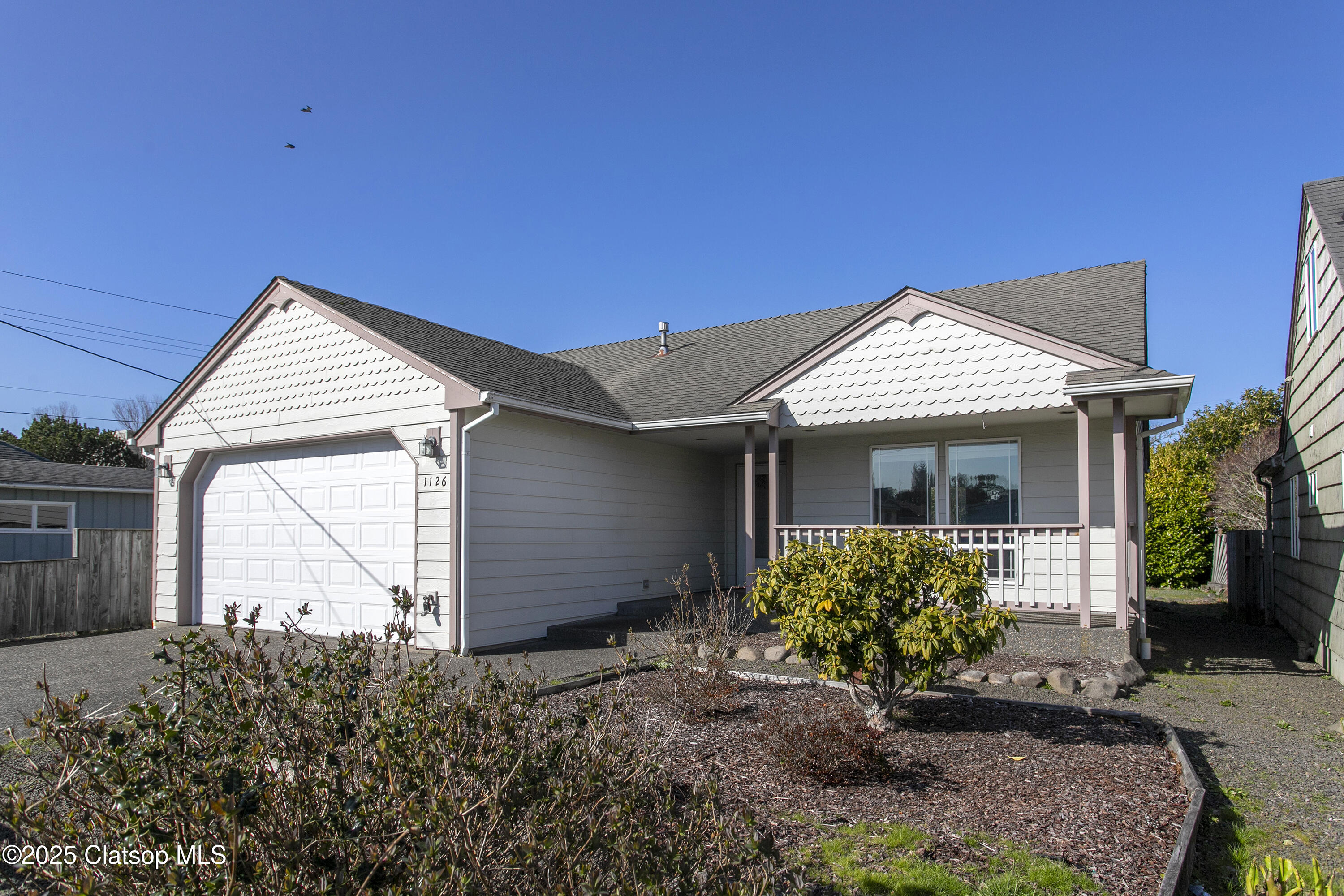 1126 Avenue E Property Photo 3
